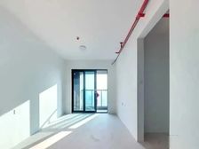 新上(业主用钱660卖,110平大三房)南向毛坯 着急出售