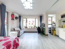 本房维护人真诚为您介绍:精装修拎包住格局合理