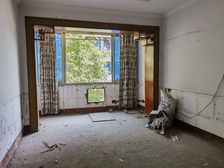 渝中解放碑巴教村 2室2厅毛坯房 满二仅135万