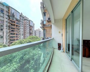 金融城骏景花园 无抵押,南北通透格局,保养新 看花园包税