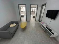 莘松中学精装修两房,拎包入住,小区中心临河位置,环境优美