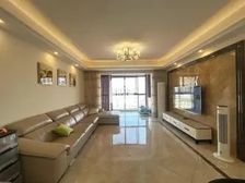 八字们沃尔玛 花园园林小区小高层四房拎包入住 富兴鹏城