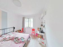 12号线旁 商品大两房精装修,位置好,楼层好,看房随时 诚售