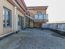 顶楼带阁楼 !!鼎鑫名流苑 196平 毛坯 满五惟一