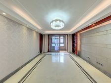 万科翡翠雅宾利 3室2厅 181.27平