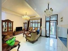 联排东边套,花园150平,南进门北花园,赠地下室,送露台