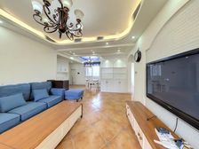 五彩城 3室1厅 东南