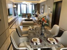 好房子,急售,地铁口附近,中间楼层,价格折扣多。