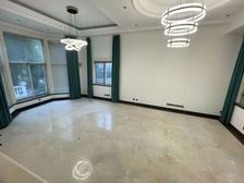 新挂牌,有独立车库,赠送200平花园,接受置换,看房方便