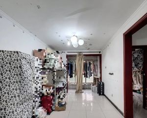 京旺家园南北两居,客厅带阳台,落地窗,位置好无遮挡