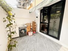 叔叔阿姨看过来,漕溪公园边上,一楼带大院子,小区中心位置