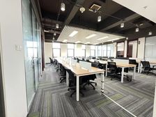 现场拍摄大族商圈甲级写字楼精装带6隔间全套家具可随时看房