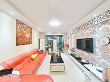 交大总部 南北通三房两卫 中间楼层带车位 钥匙房急售