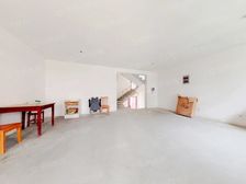 桃坞才苑毛坯联排边户 四房朝南采光好 带车库车位 花园60评