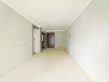 房 地铁口 次新房 南北通透 中间楼层 随时过户