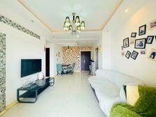 观音桥商圈 次新小区正规两房 出门就是轻轨站 随时看房