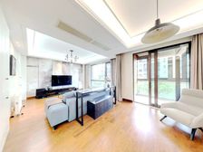 新洋房/品质小区/中间楼层/一梯一户/精装修。送车位