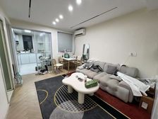 一梯二户,双南全明,精装全送,拎包入住!!停车方便,采光佳