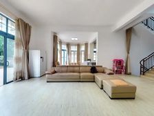 观澜湖独栋别墅,前后大花园,看高尔夫景,业主诚心出售