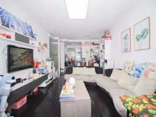 商品房一楼带院 南北户型 中间位置诚意卖