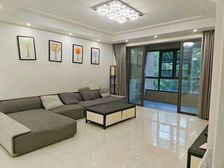 绿地悦城 精装修带露台 南北通透 送车位 位置安静 急售