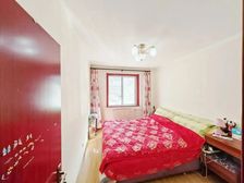 燕山小区西区次顶层,采光观景好,双卧客厅朝南,南向面