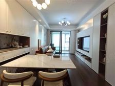 精装修三房新上,豪华装修拎包入住,免去装修的烦恼,有车位