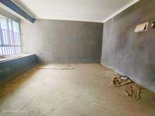 南昌二中,双地铁口,业主置换四房,诚心出价格可谈,看房方便