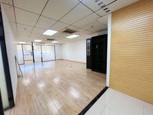 可加装独立空调 之俊大厦196平 中间楼层 户型方正 近友谊