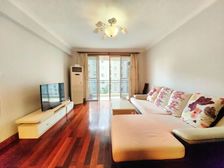 此房由易居丨侯瑞代理 板式南北通丨带固定车位丨观小区美景