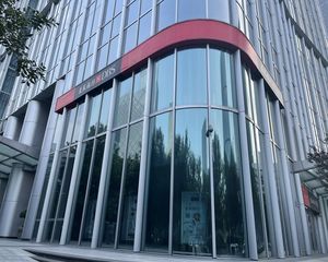 朝阳东大桥 6米层高 临街大把角 银行承租 有燃气车位