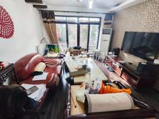 新上架,花园洋房,一楼带30平院子,双轨地铁口,房东诚售