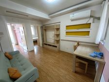 龙柏三村10号线地铁旁,双南户型 ,楼层位置都挺好,繁华商圈