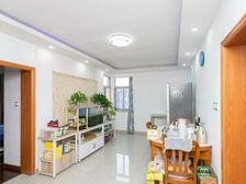 新出大三房 送超大阁楼 精装修带固定车位 价格可谈 满五税少