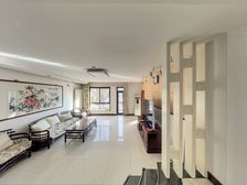 新出 4室 好位置417万 带车位 老客户钥匙房 急卖急卖