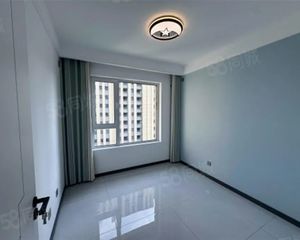 兰溪学府 带电梯 双卫格局 车位充足 中间楼层采光好