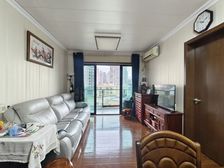 豪华装修!临近天街!业主诚心出售!住家安静!出行方便!