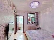 有电梯。育英南上山街 两室总价低 双卧朝阳 随时能看 有车位