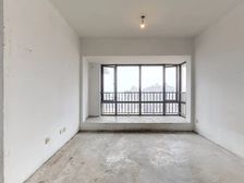 雅戈尔潇邦西区全明格局交通便利新装3居室南北通透