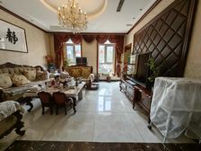 五环边 南北大庭院 双车位 大宁联排别墅地上三层 位置好