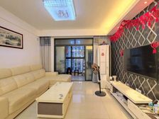 嘉定新城精装修小三房一梯两户。得房率高,有车位,近普小