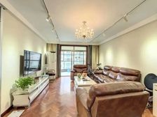 新出笋盘!房东出国急售!低于市场价120万!板式南北通!全明