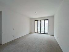 典雅幽静的小区环境,绿化覆盖率高,居住舒适度佳