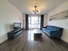 露香园别墅旁 带产权车位 三面看景观 一套在卖 看房联系我