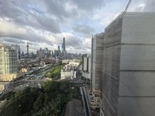 露香园别墅旁 带产权车位 三面看景观 一套在卖 看房联系我