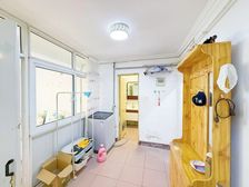 新出育英两室好房,价格可谈急售