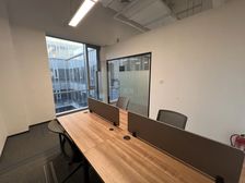 滴水湖港城广场 20平精装带家具 办公写字楼 可注册有房补