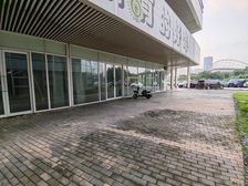 九龙湖赣江边 朝东30米超大展示面适合总部办公茶室接待中医