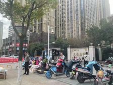 急售!南昌核心商业,展示面大,南昌三中学校铺