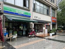 红谷滩绿地双子塔 50平单层铺 乐豆家租约 130一平